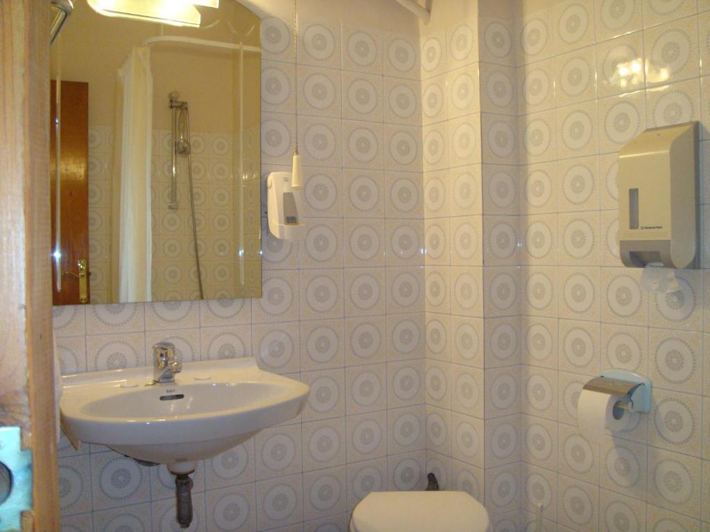 سانت ليورينس دو موريونيز Hostal Casa Joan الغرفة الصورة